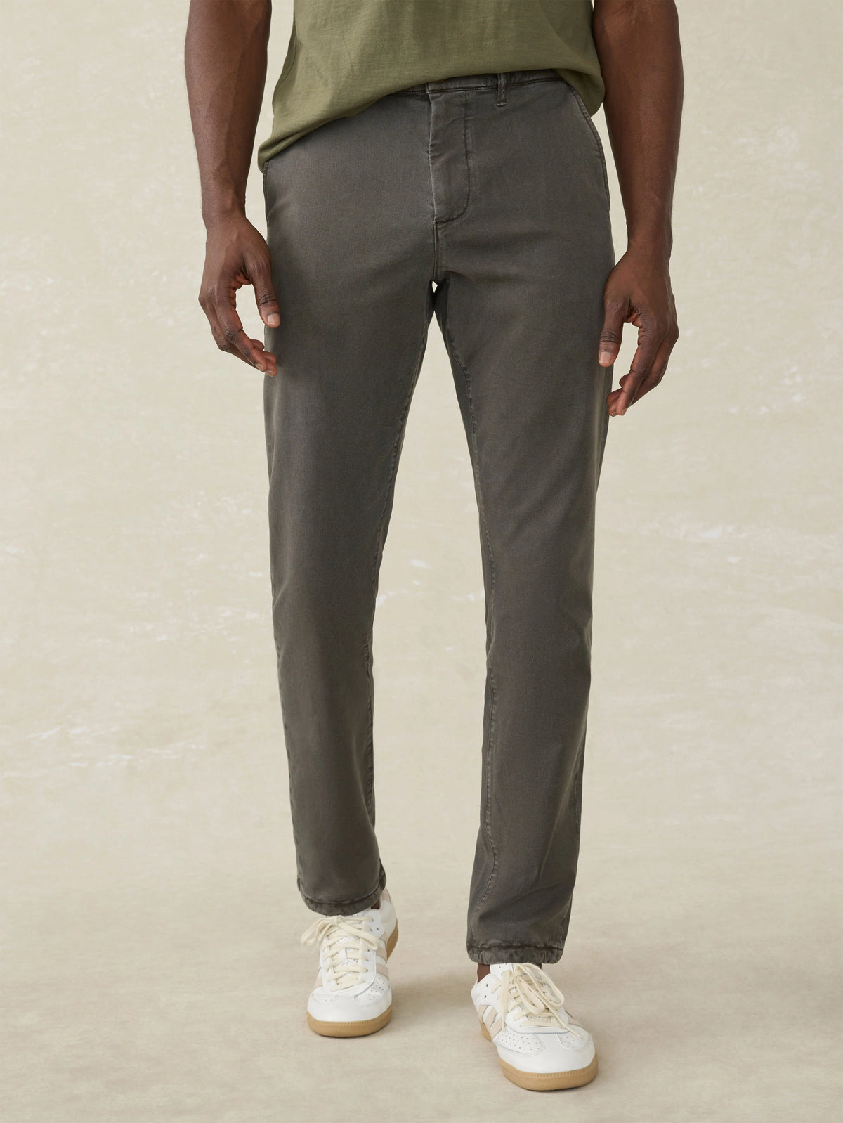 Coastline Stretch Chino - Faded Black