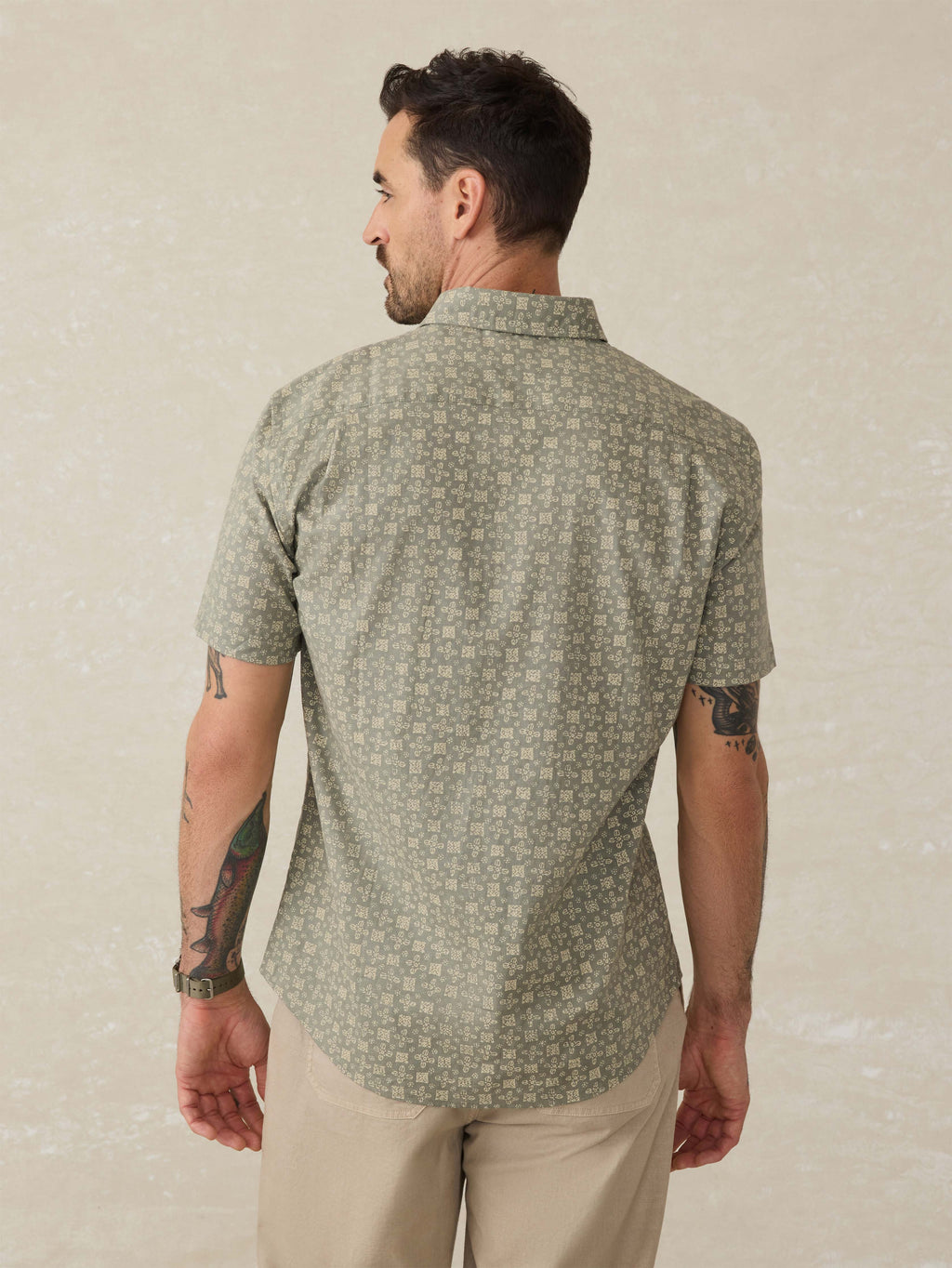 Short-Sleeve Breeze Shirt - Sundried Sage Emblem